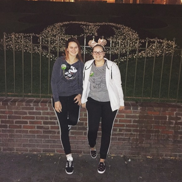 Meet your Posher, Alyssa - Picture 1 of 1